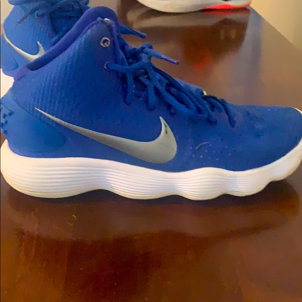 Nike boys basketball shoes